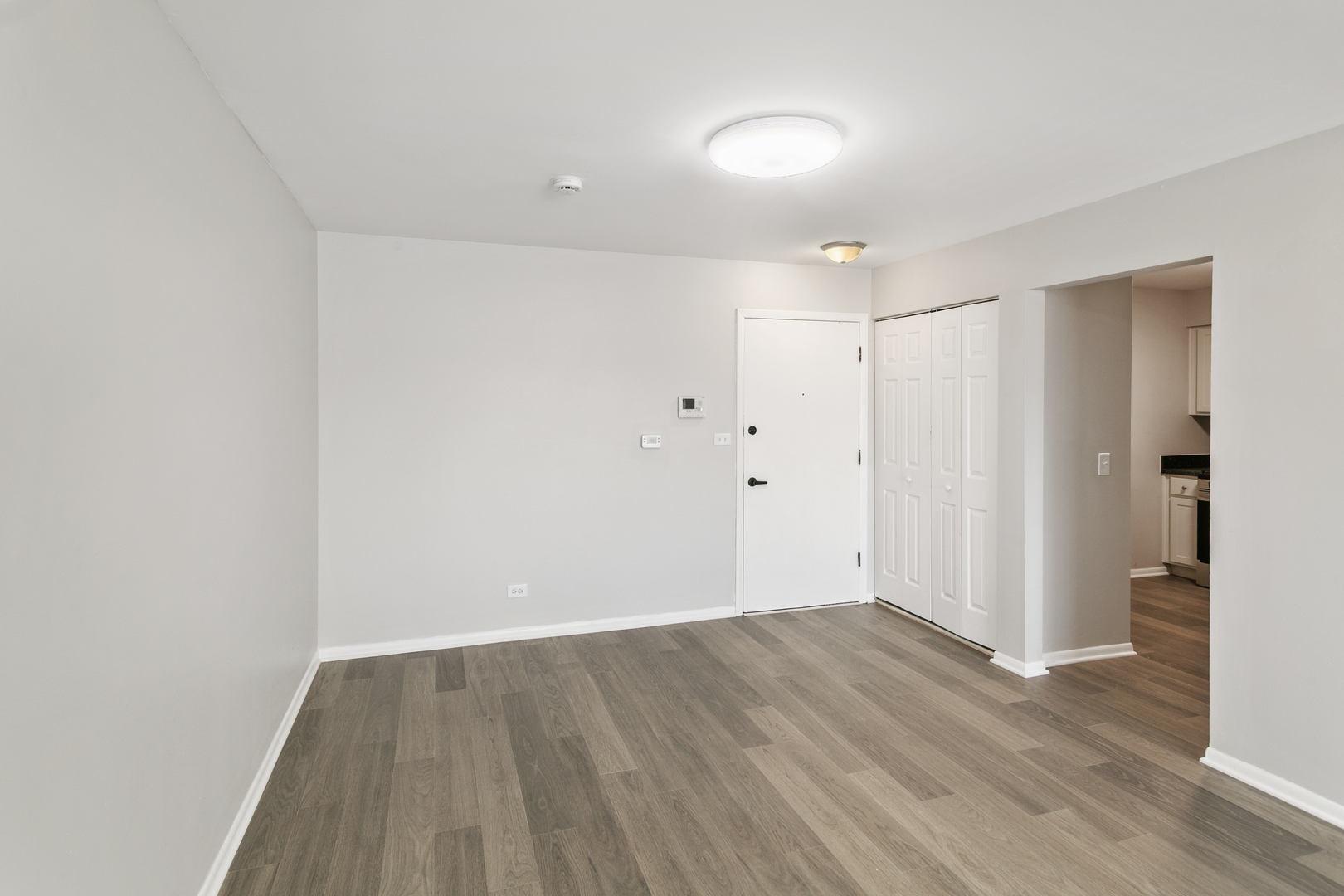 705 S Milwaukee Avenue #110, Libertyville, IL 60048