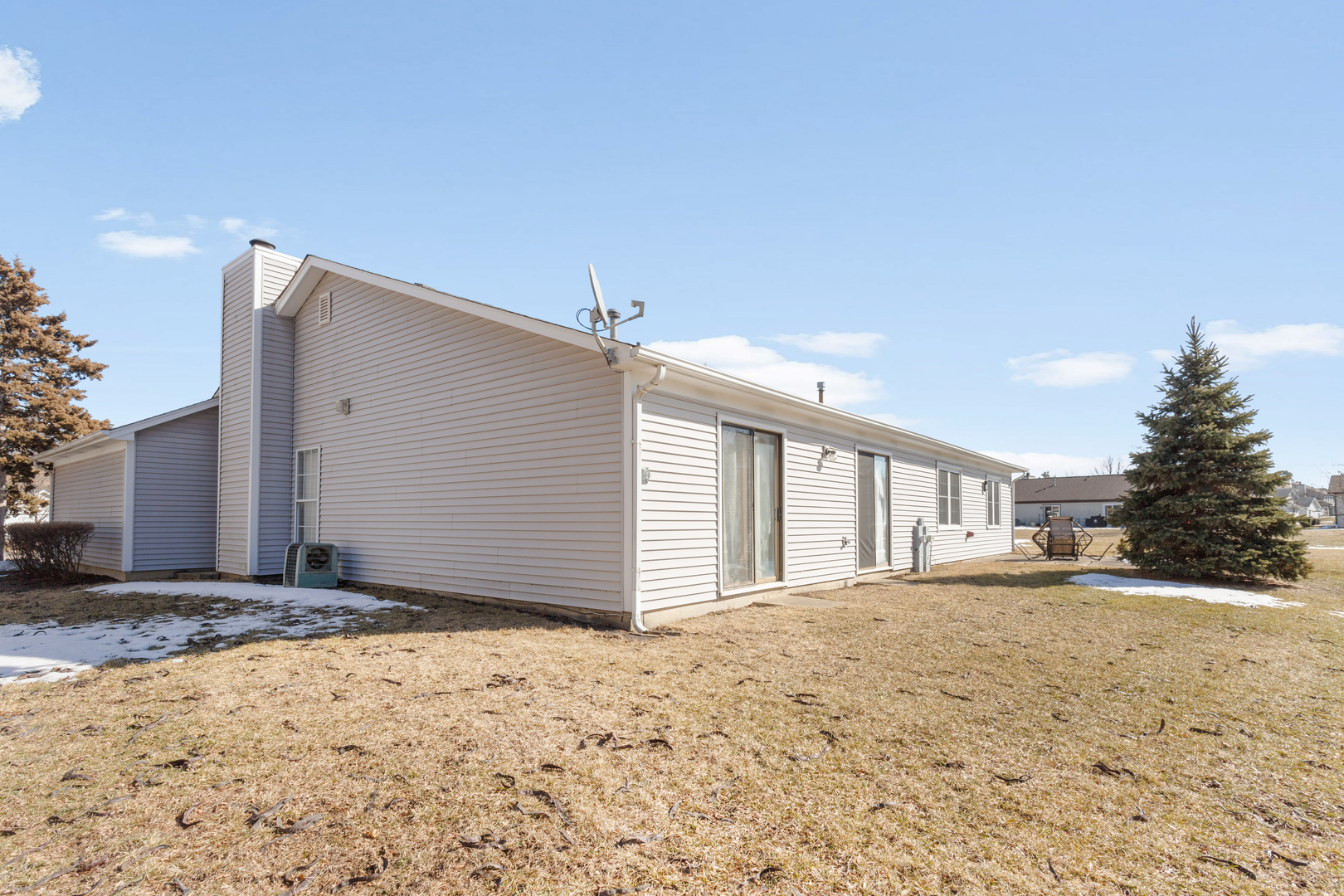 217 Juniper Circle, Streamwood, IL 60107