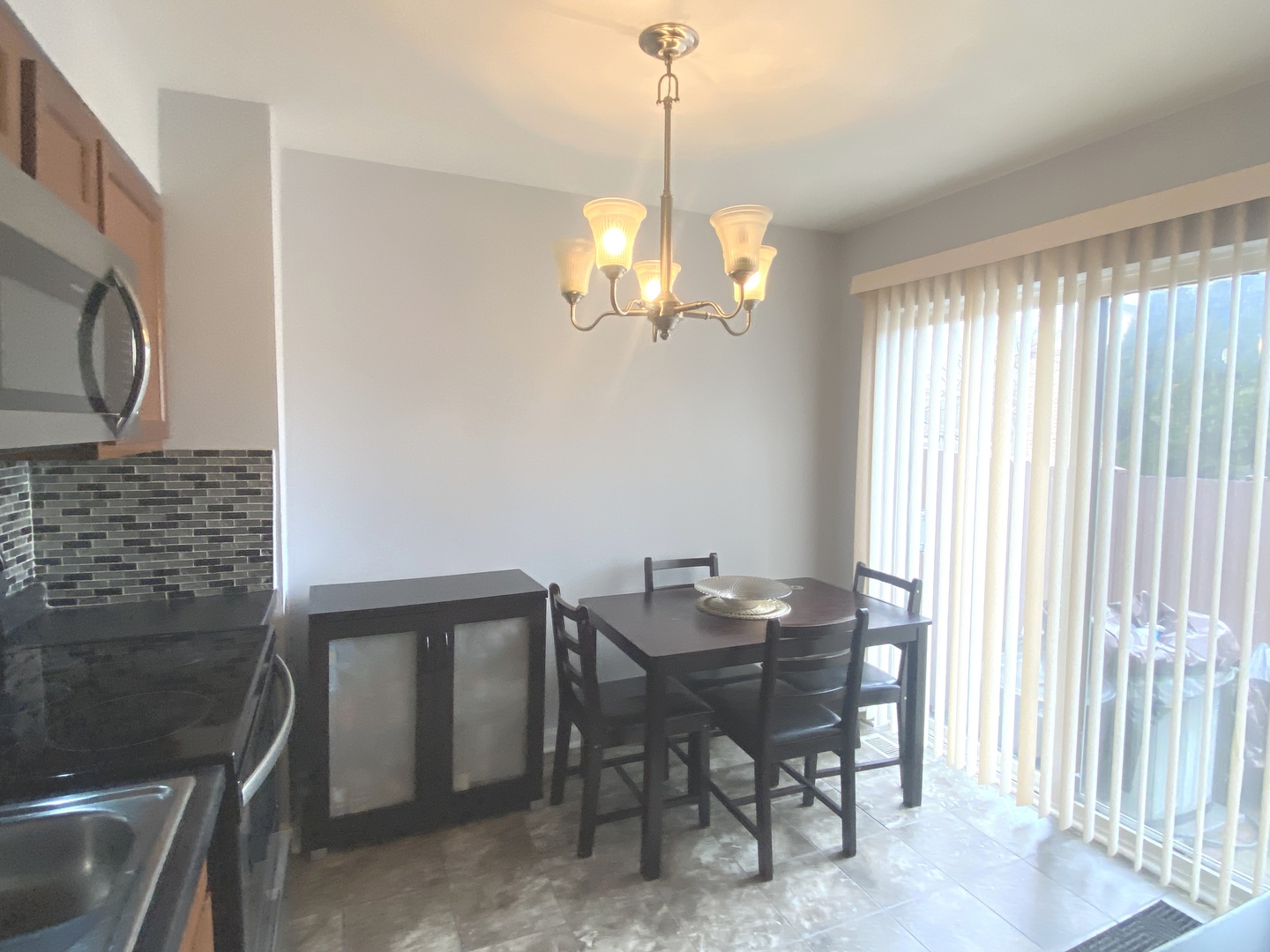 18w268 Standish Lane, Villa Park, IL 60181