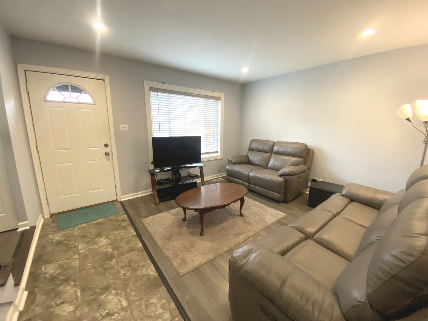 18w268 Standish Lane, Villa Park, IL 60181