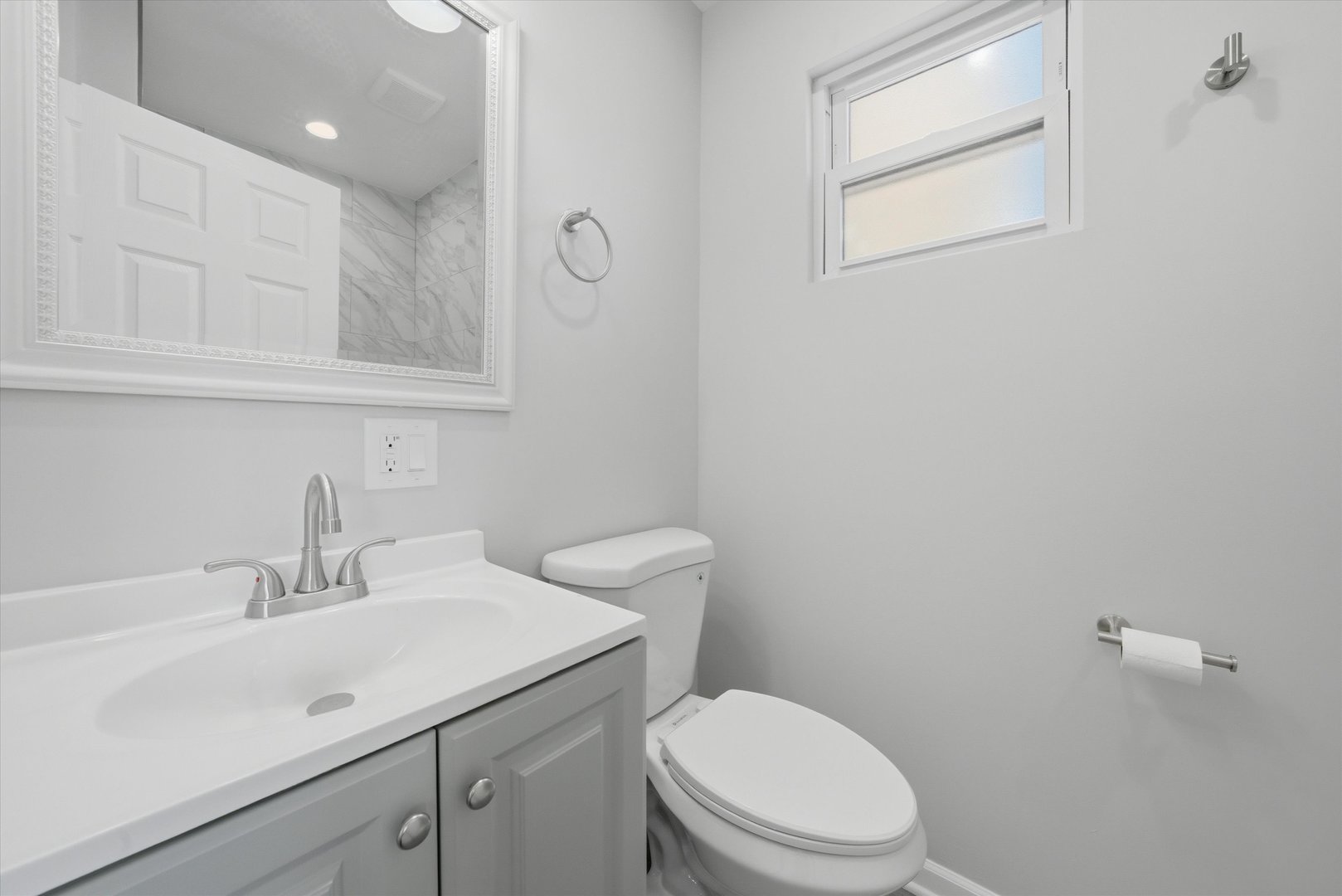 9527 S Woodlawn Avenue, Chicago, IL 60628