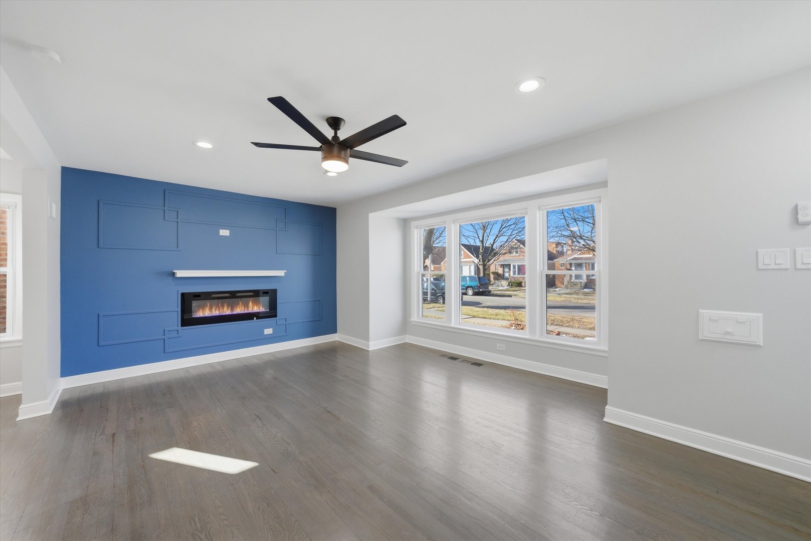 9527 S Woodlawn Avenue, Chicago, IL 60628