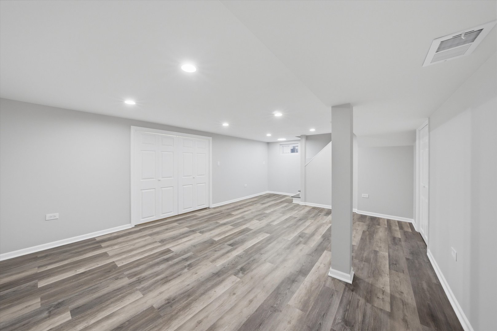 9527 S Woodlawn Avenue, Chicago, IL 60628