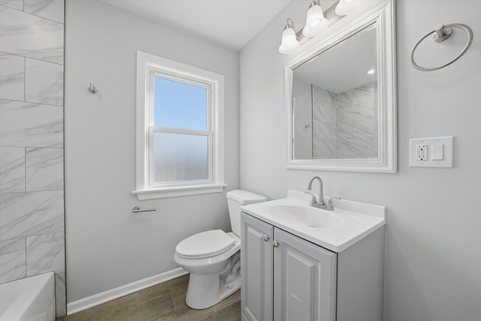 9527 S Woodlawn Avenue, Chicago, IL 60628