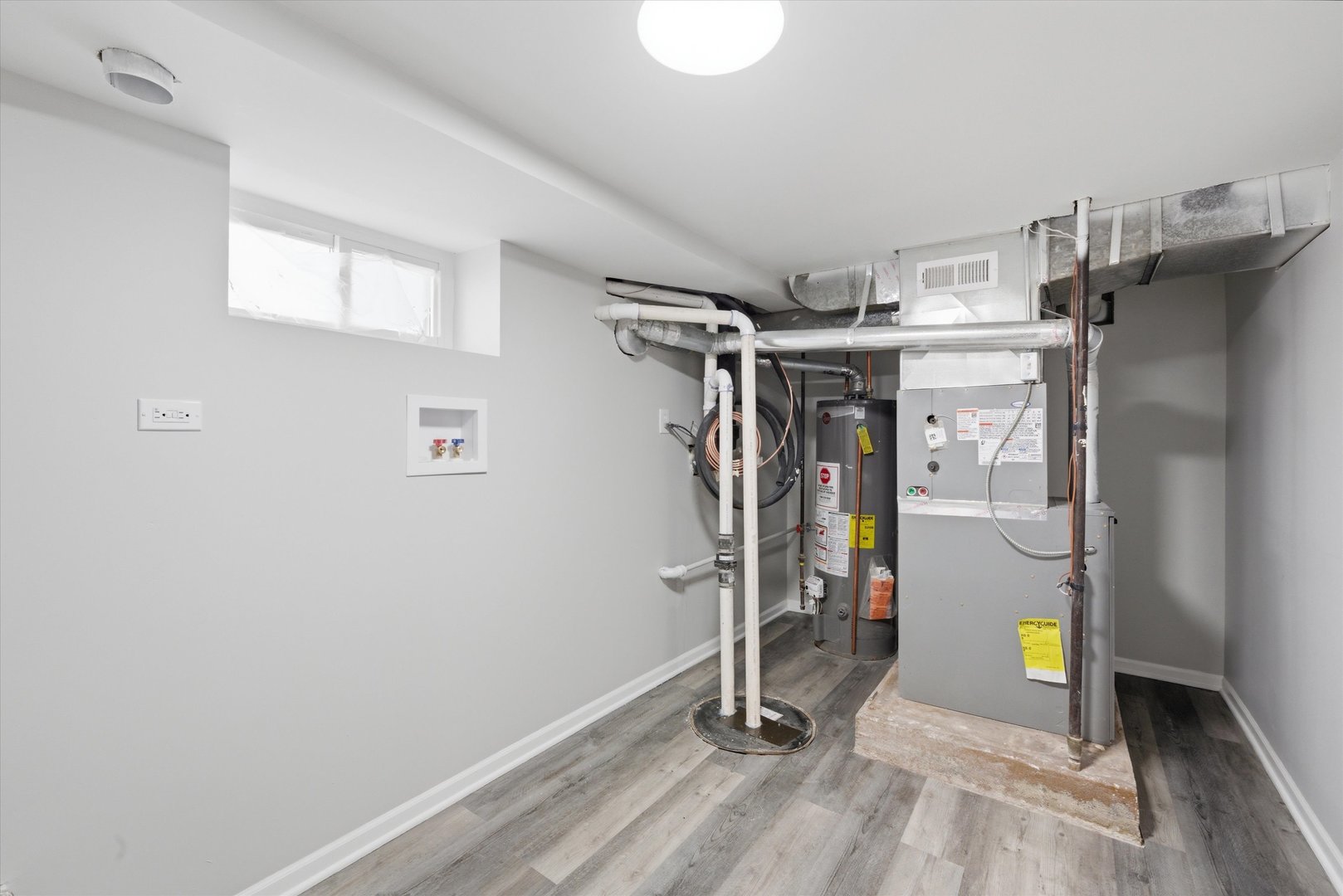 9527 S Woodlawn Avenue, Chicago, IL 60628