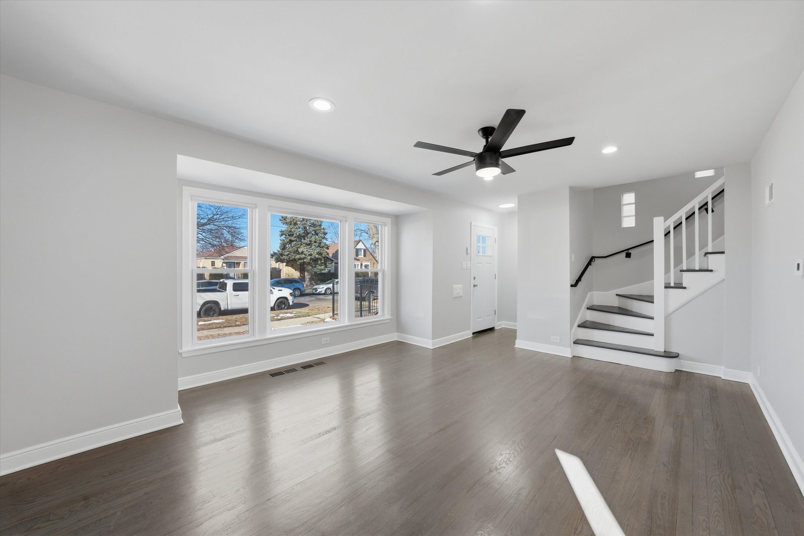 9527 S Woodlawn Avenue, Chicago, IL 60628