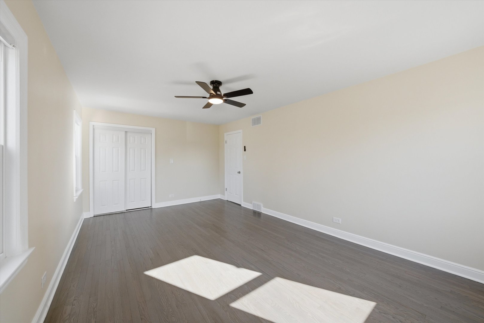 9527 S Woodlawn Avenue, Chicago, IL 60628