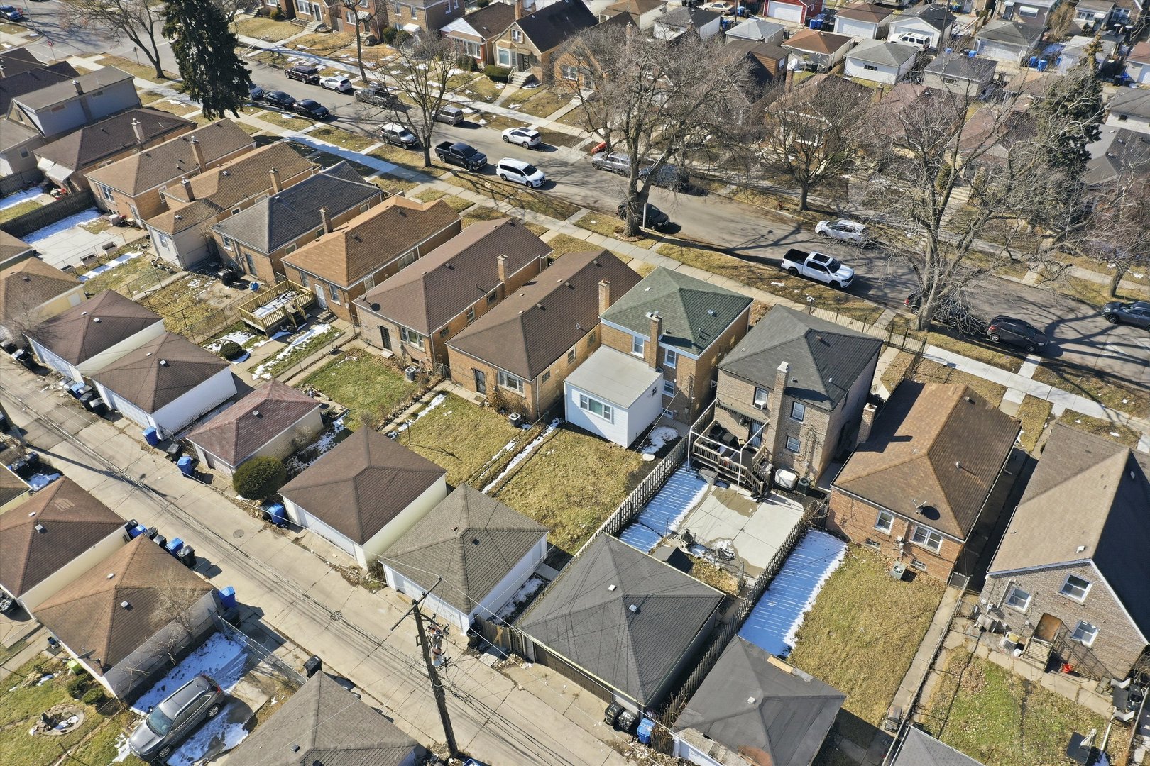 9527 S Woodlawn Avenue, Chicago, IL 60628