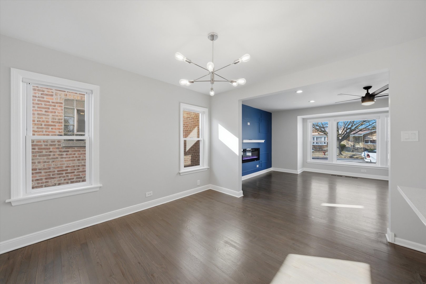 9527 S Woodlawn Avenue, Chicago, IL 60628