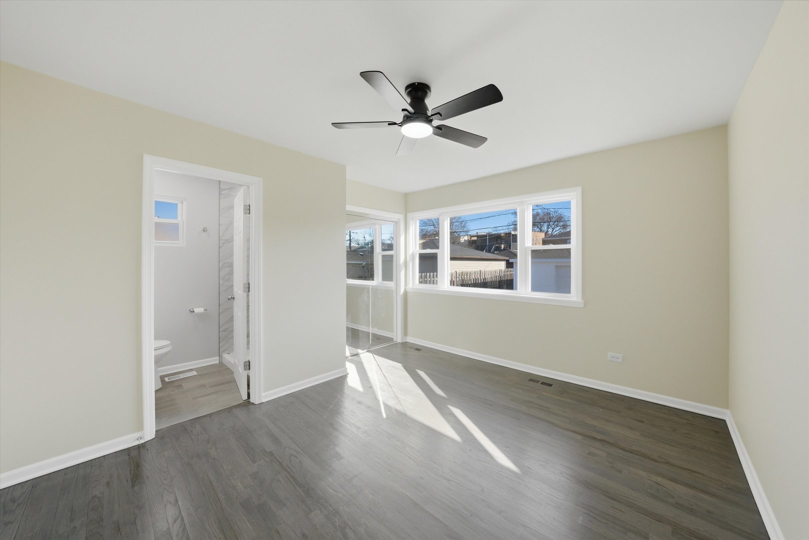 9527 S Woodlawn Avenue, Chicago, IL 60628