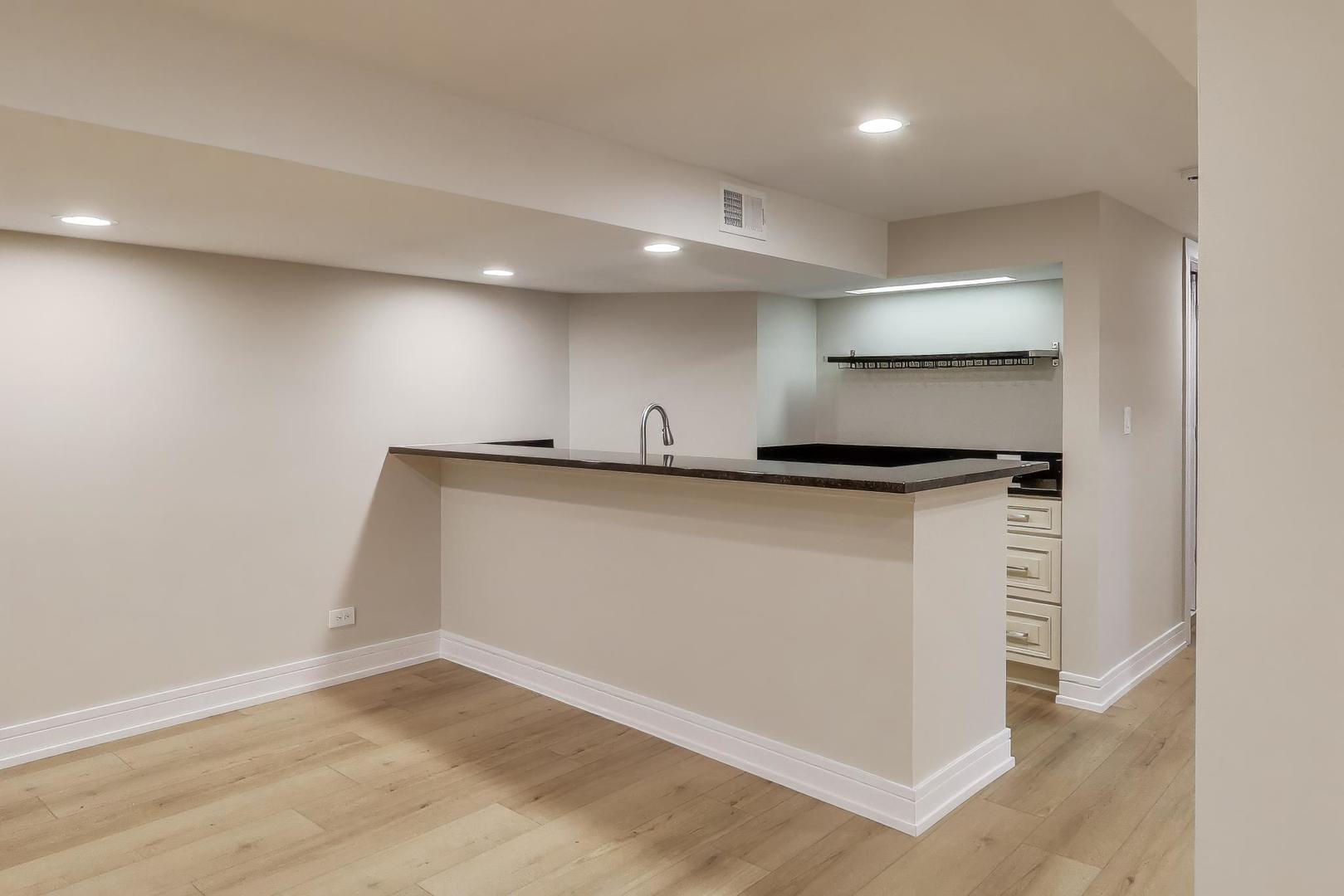 1421 Cynthia Avenue, Park Ridge, IL 60068