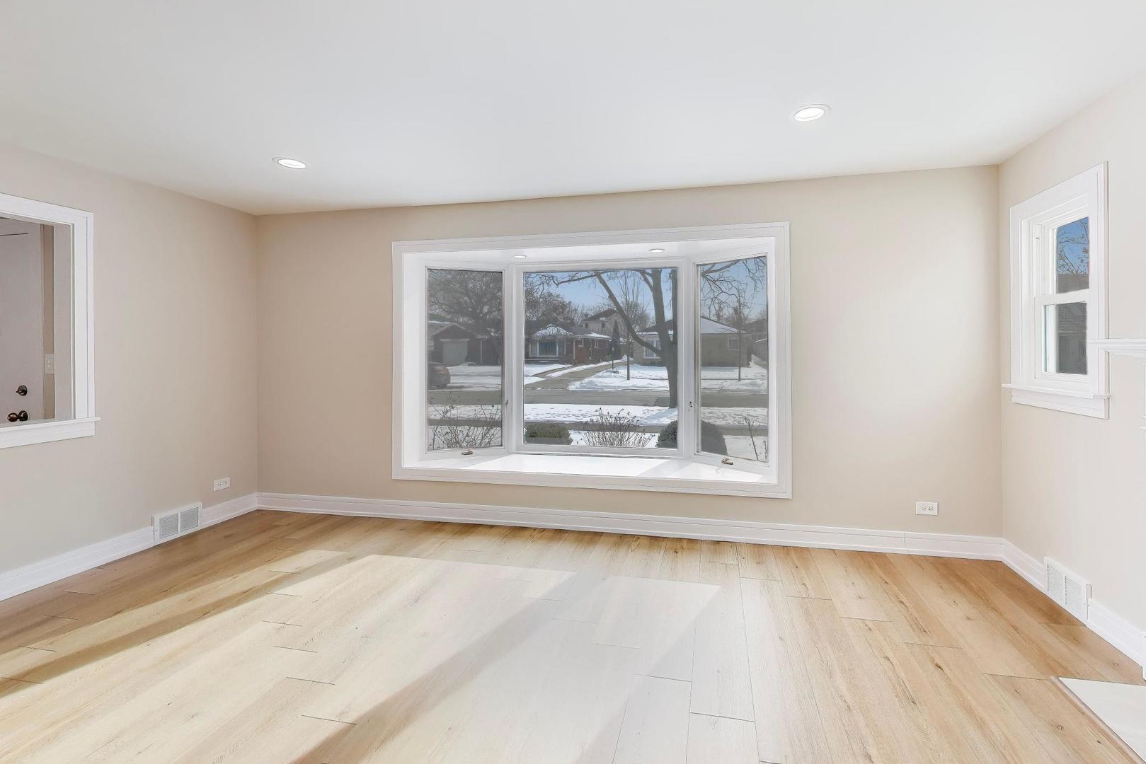 1421 Cynthia Avenue, Park Ridge, IL 60068