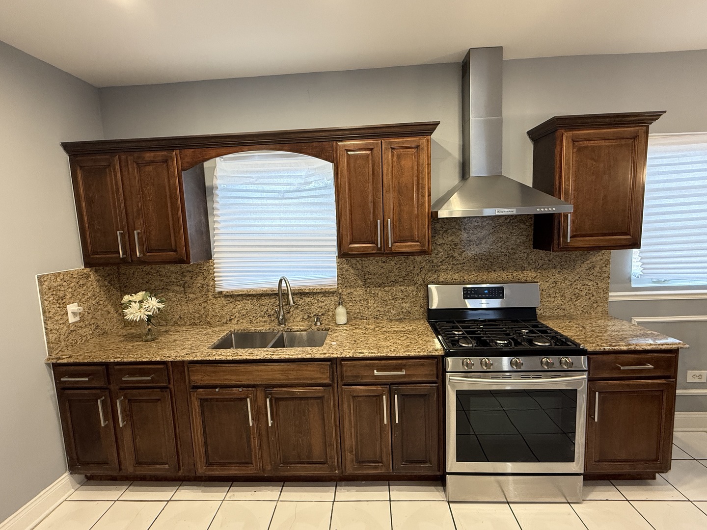 2133 W 71st Street, Chicago, IL 60636