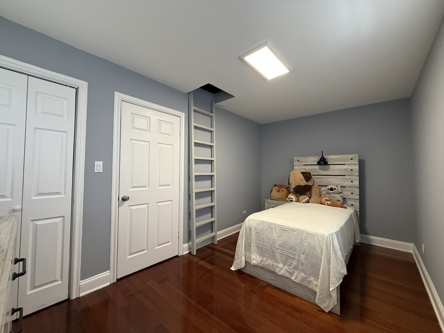 2133 W 71st Street, Chicago, IL 60636