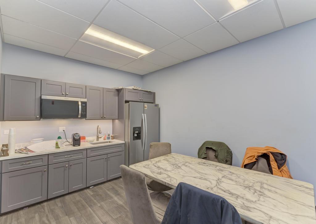 1 Paarlberg Road, Glenwood, IL 60425