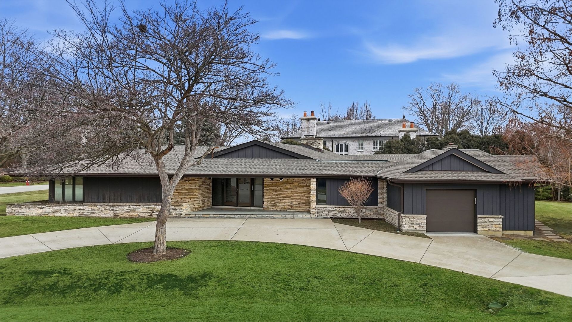 901 S Burton Place, Arlington Heights, IL 60005
