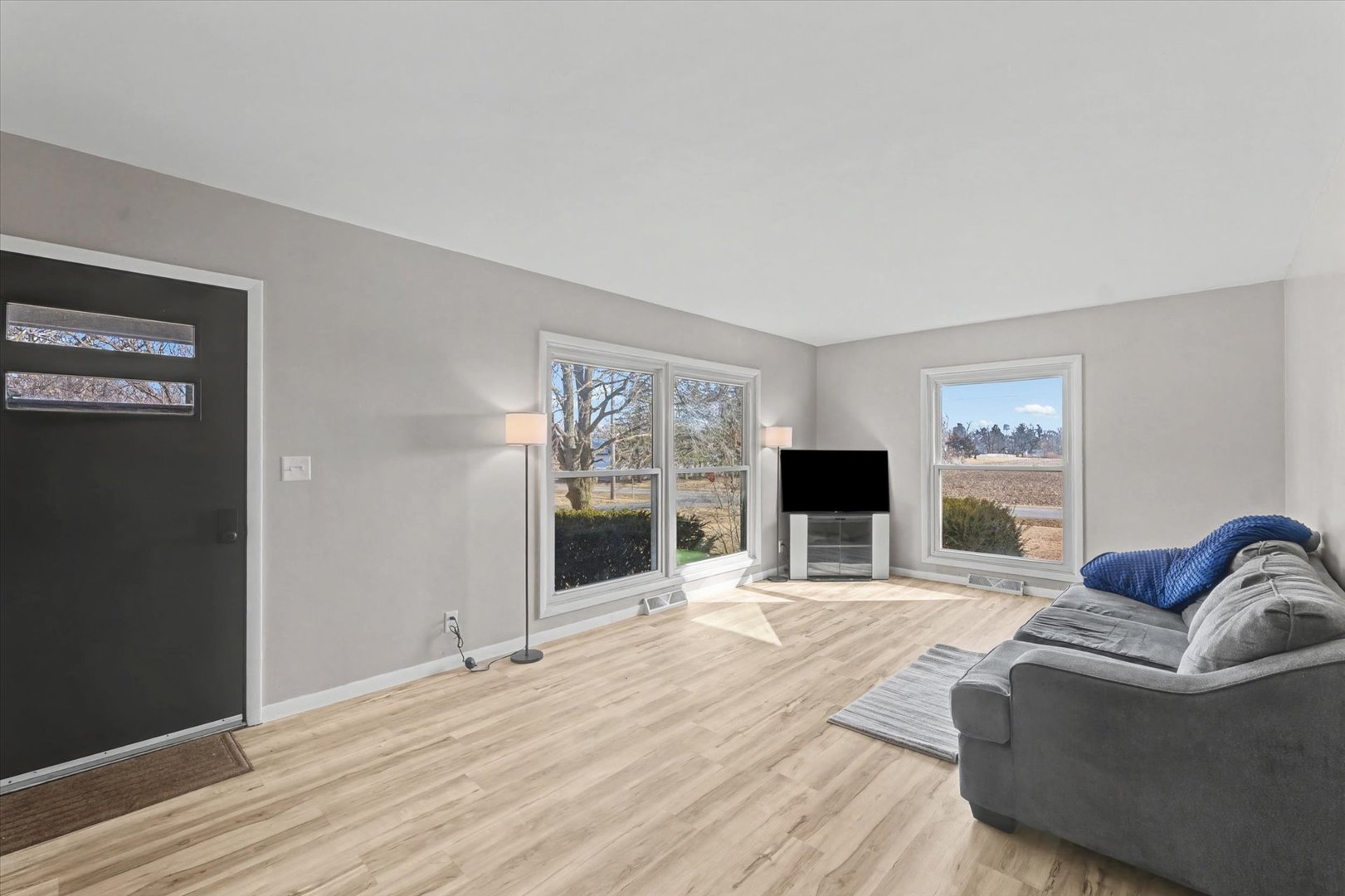 401 Oak Drive, Roberts, IL 60962