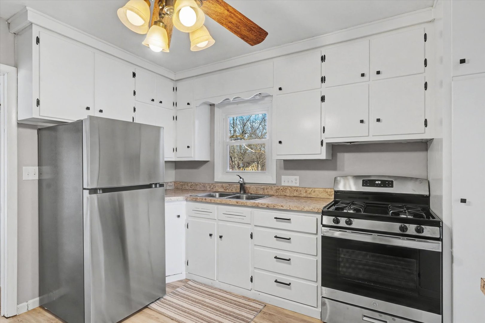 401 Oak Drive, Roberts, IL 60962