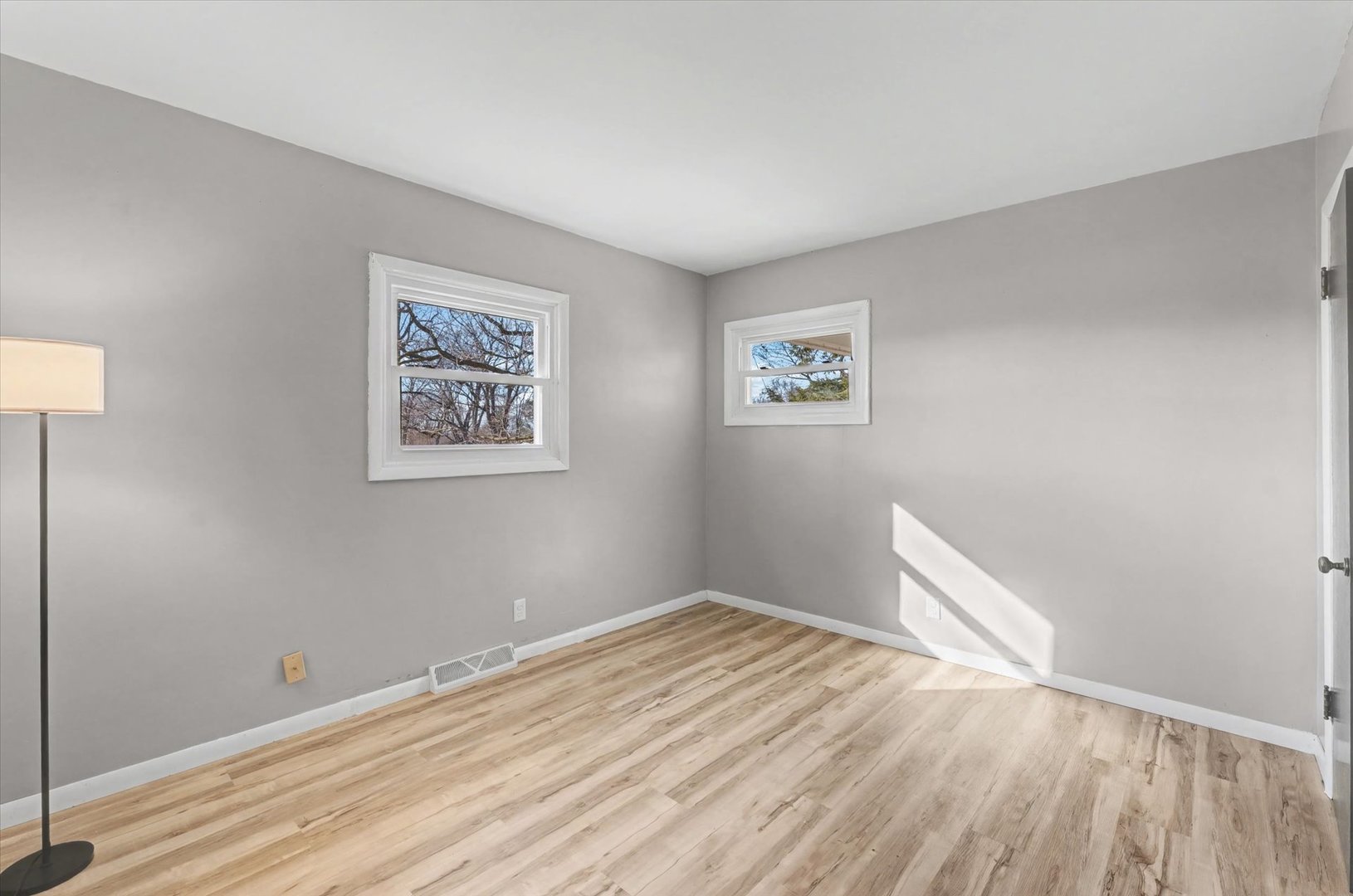 401 Oak Drive, Roberts, IL 60962