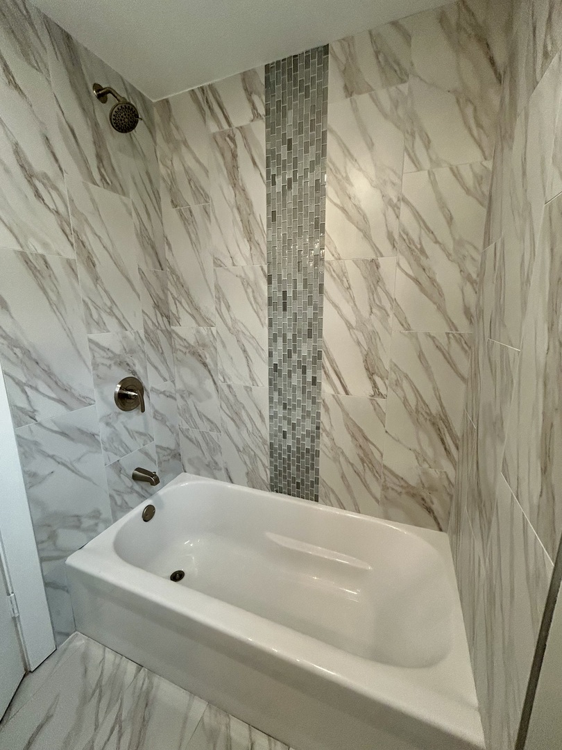 6755 S Bell Avenue, Chicago, IL 60636