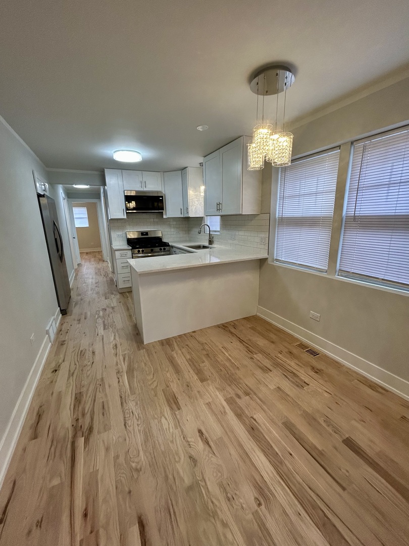 6755 S Bell Avenue, Chicago, IL 60636