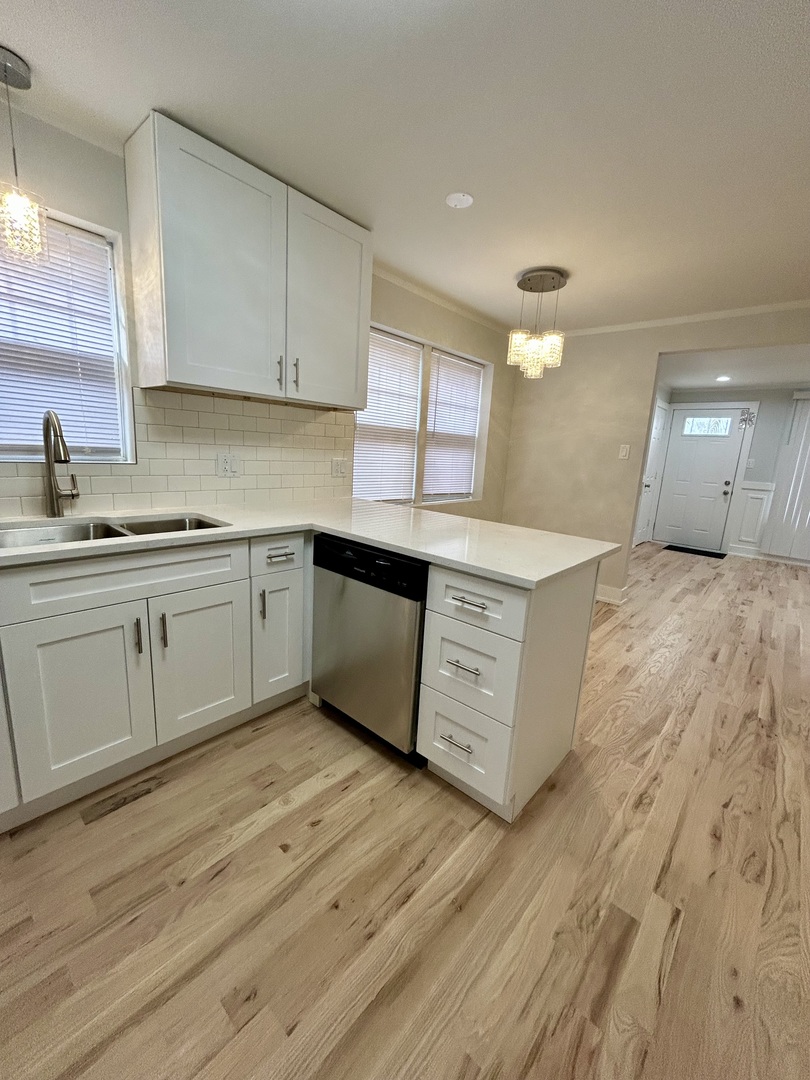 6755 S Bell Avenue, Chicago, IL 60636