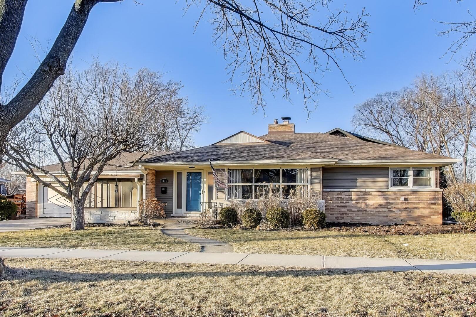 1048 E WALNUT Avenue, Des Plaines, IL 60016