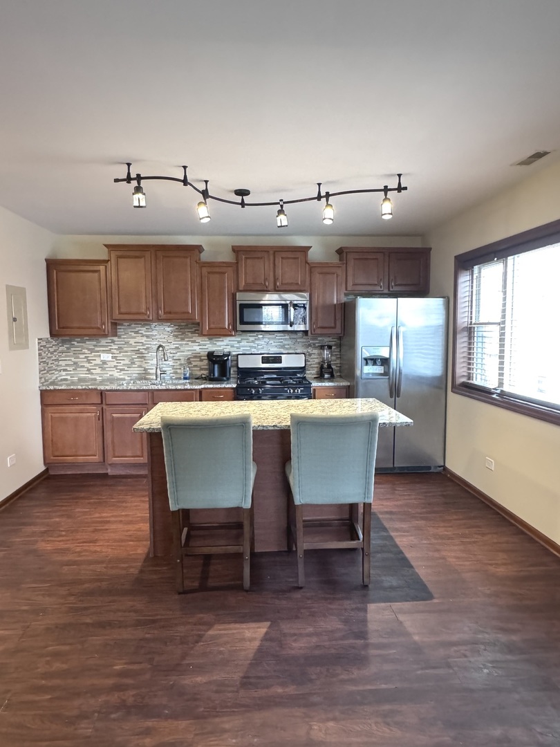 6416 S Central Avenue #2F, Chicago, IL 60638