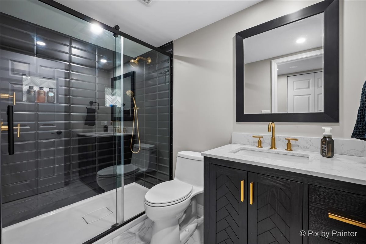 20W425 Peters Court, Downers Grove, IL 60516