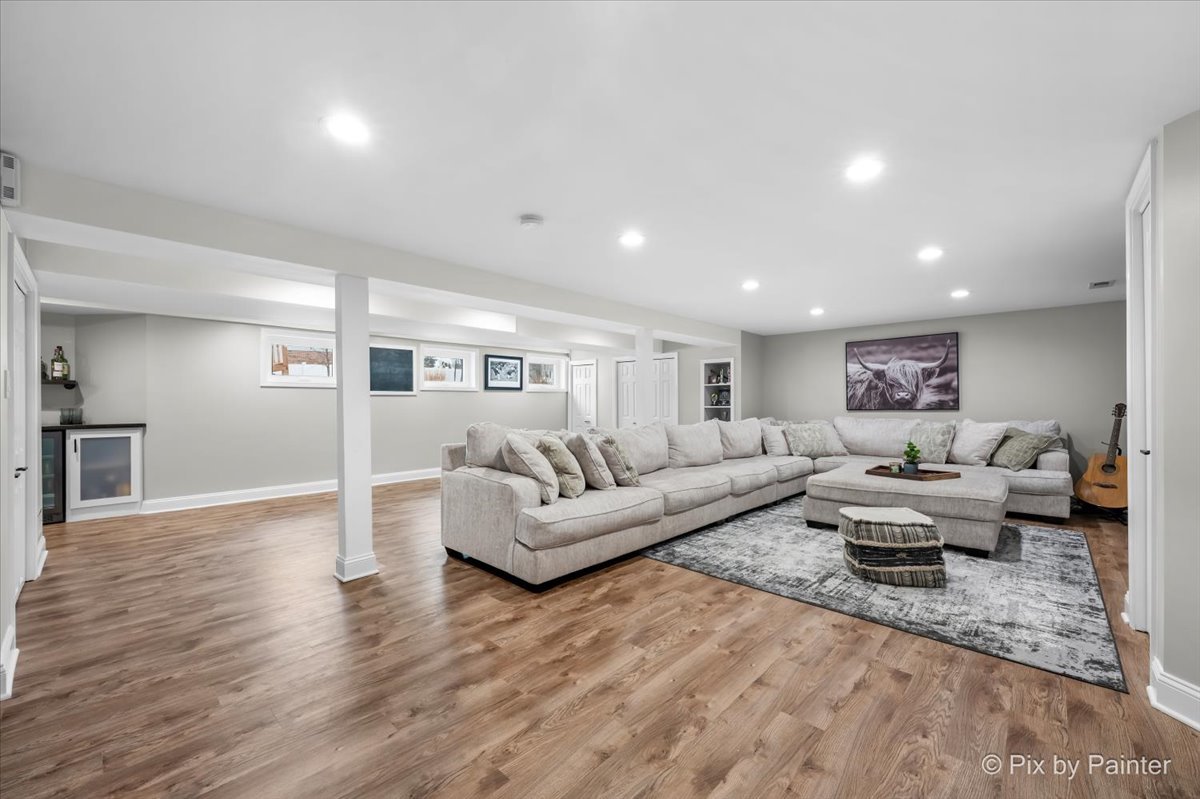 20W425 Peters Court, Downers Grove, IL 60516