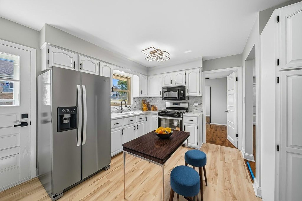 12549 S Tripp Avenue, Alsip, IL 60803