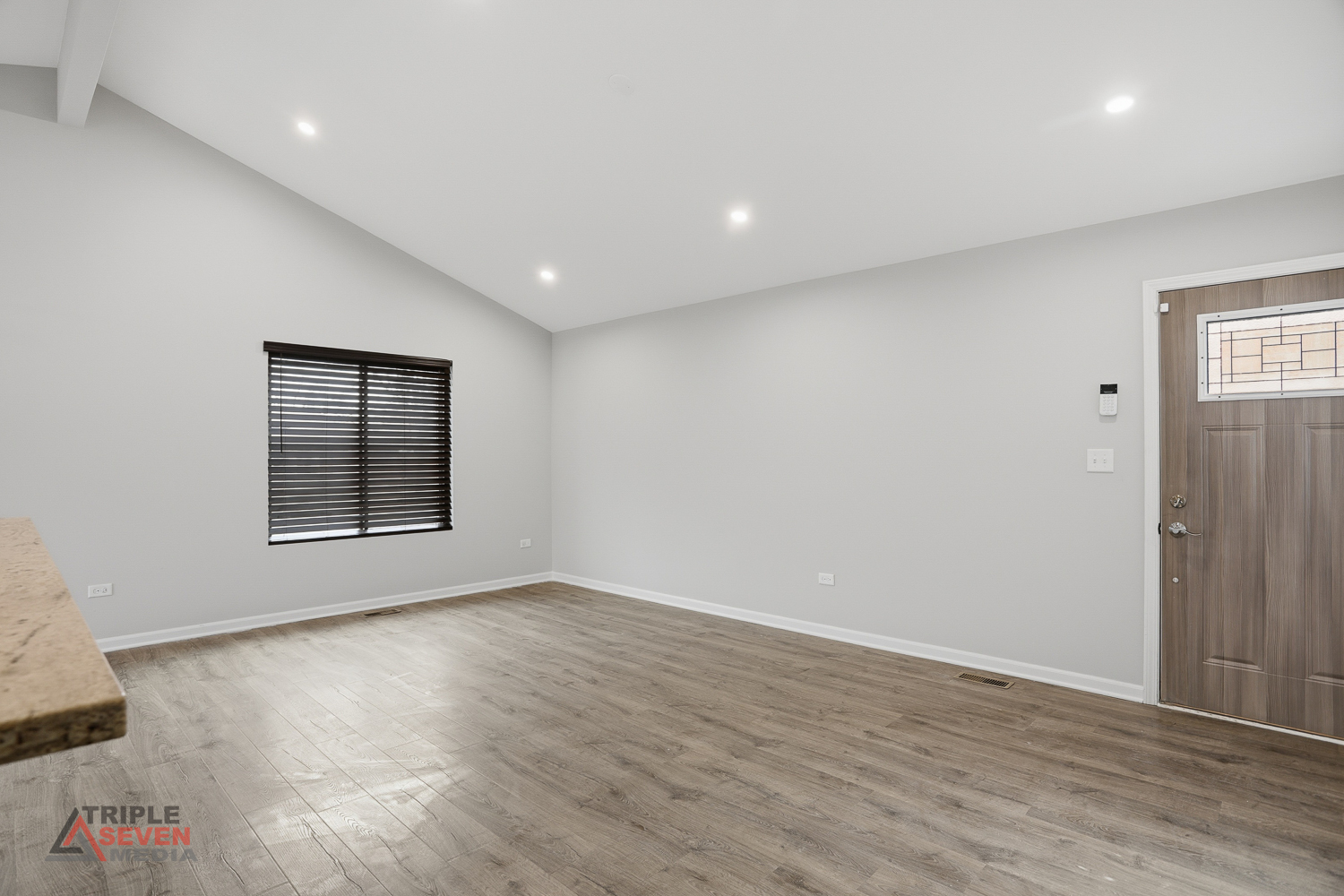 14528 Kolin Avenue, Midlothian, IL 60445