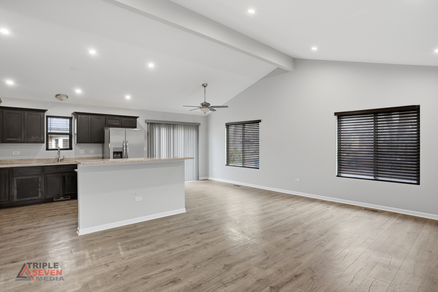 14528 Kolin Avenue, Midlothian, IL 60445