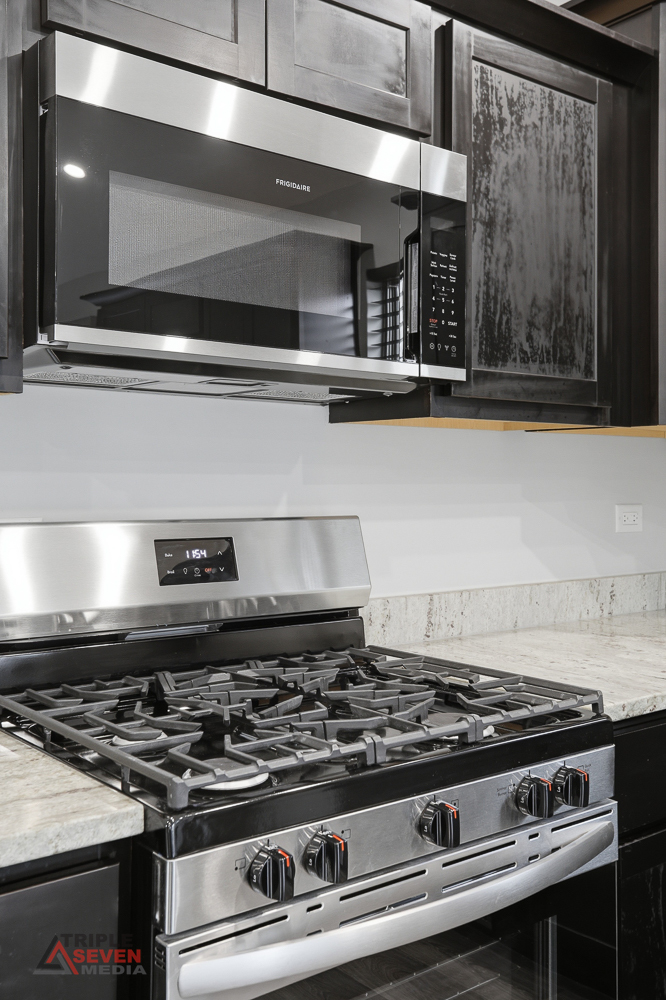 14528 Kolin Avenue, Midlothian, IL 60445