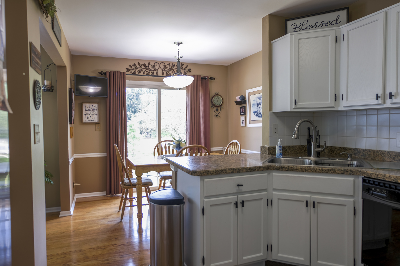 1408 Welland Court, Roselle, IL 60172