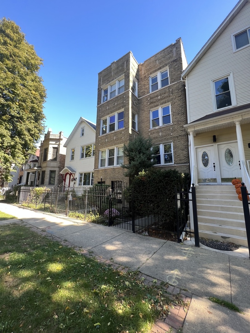 2439 N Francisco Avenue #3, Chicago, IL 60647