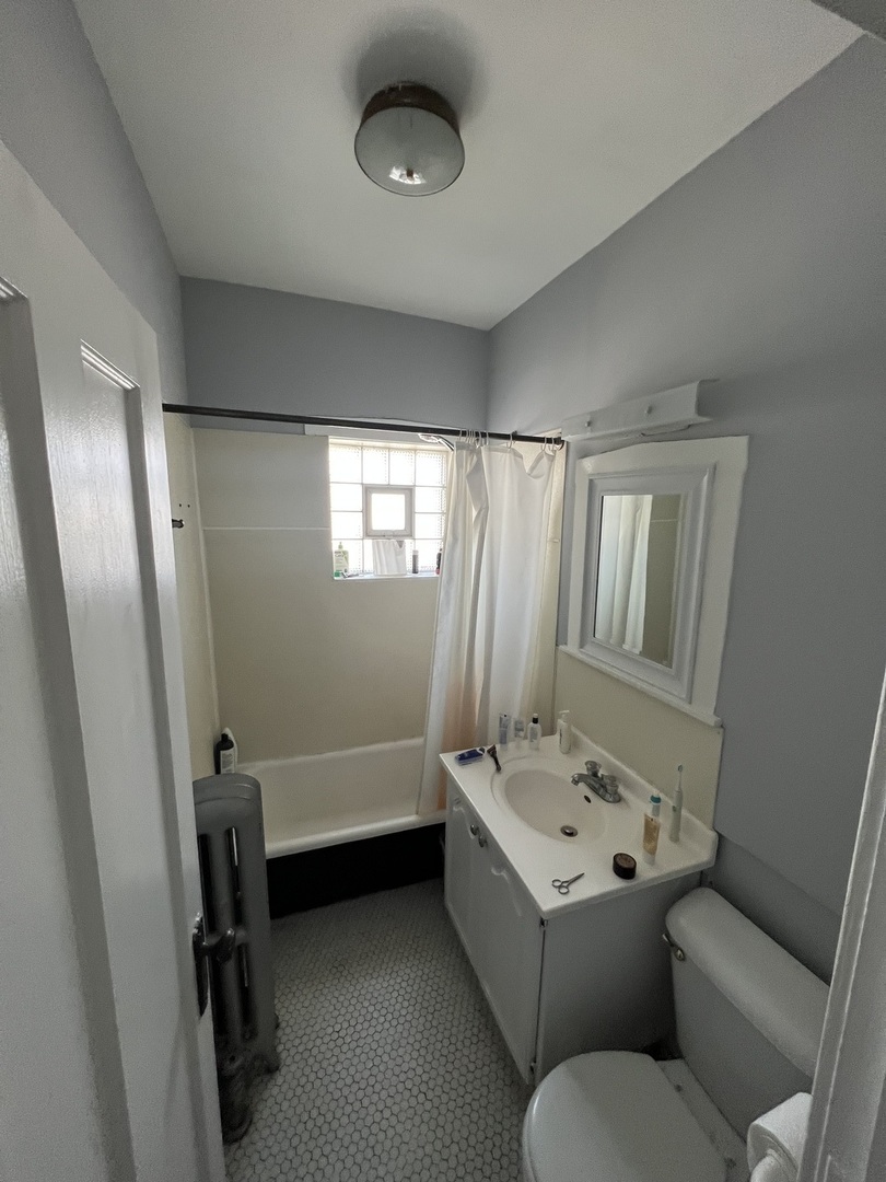 2439 N Francisco Avenue #3, Chicago, IL 60647