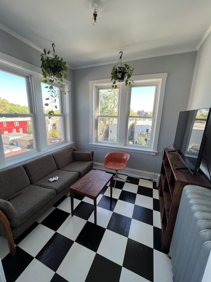 2439 N Francisco Avenue #3, Chicago, IL 60647