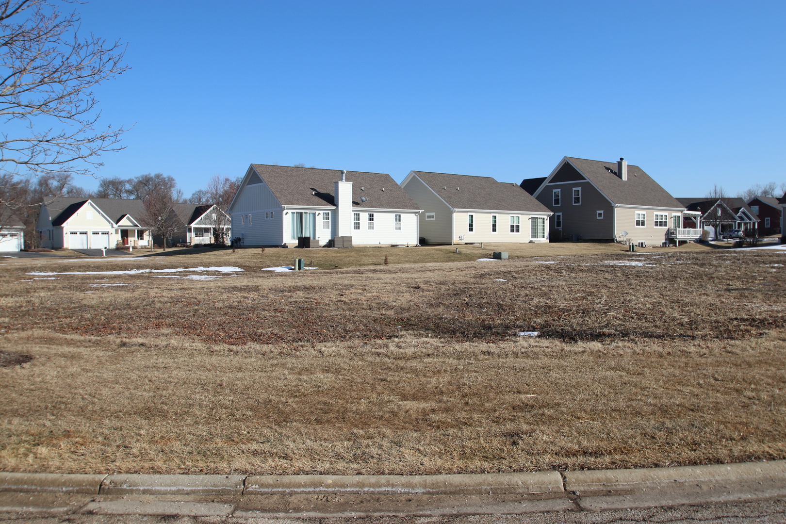 40455 N South Newport Drive, Antioch, IL 60002