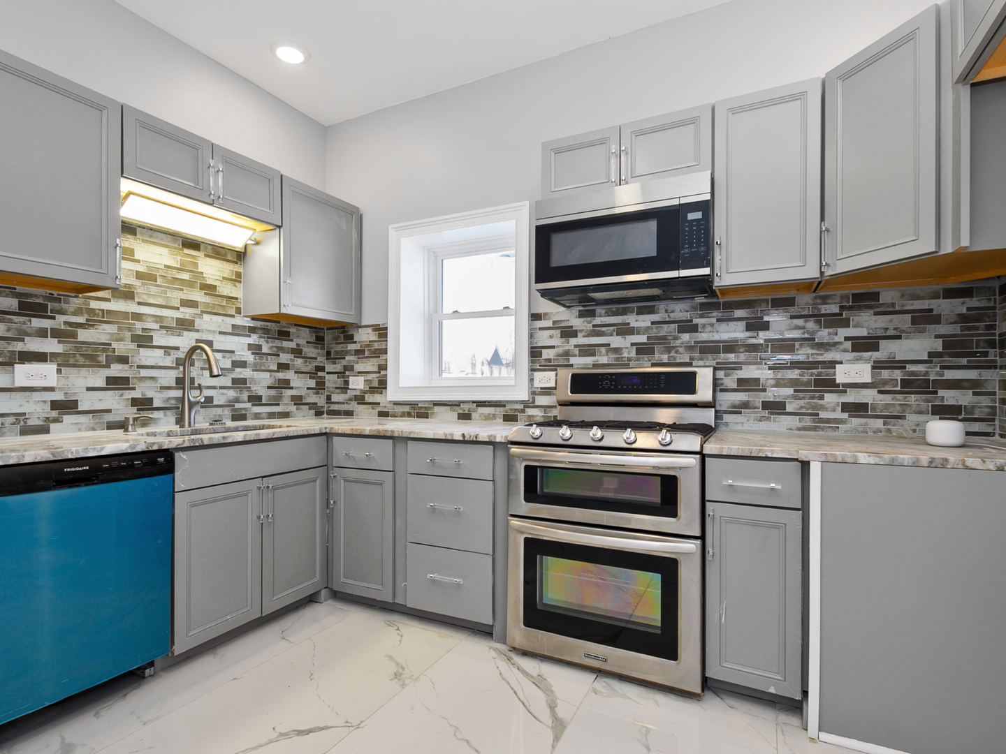 7305 S Sangamon Street, Chicago, IL 60621