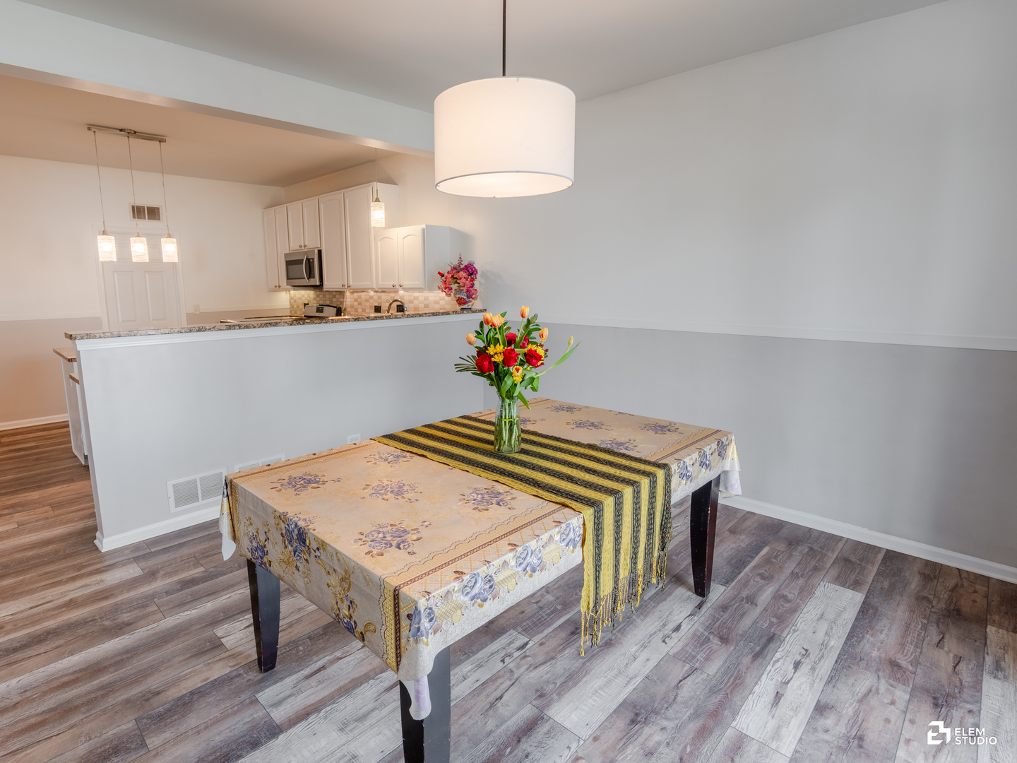 424 Grape Vine Trail, Oswego, IL 60543