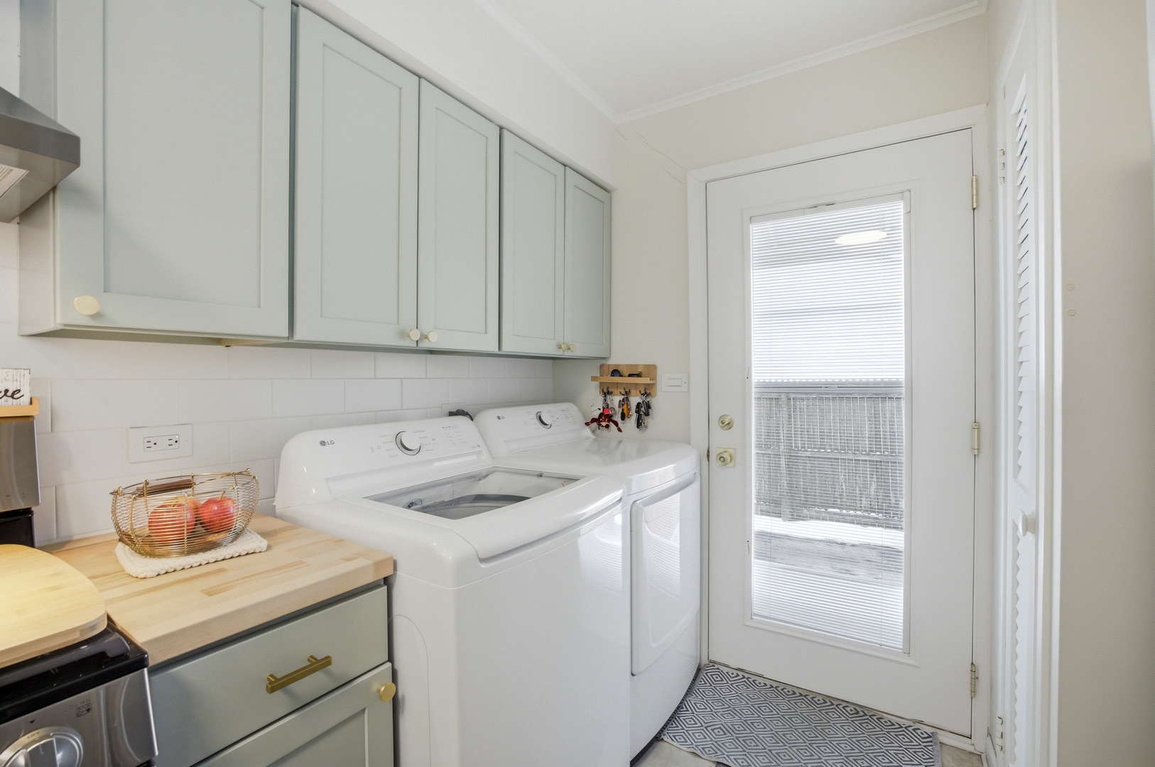 353 E Norman Lane, Wheeling, IL 60090