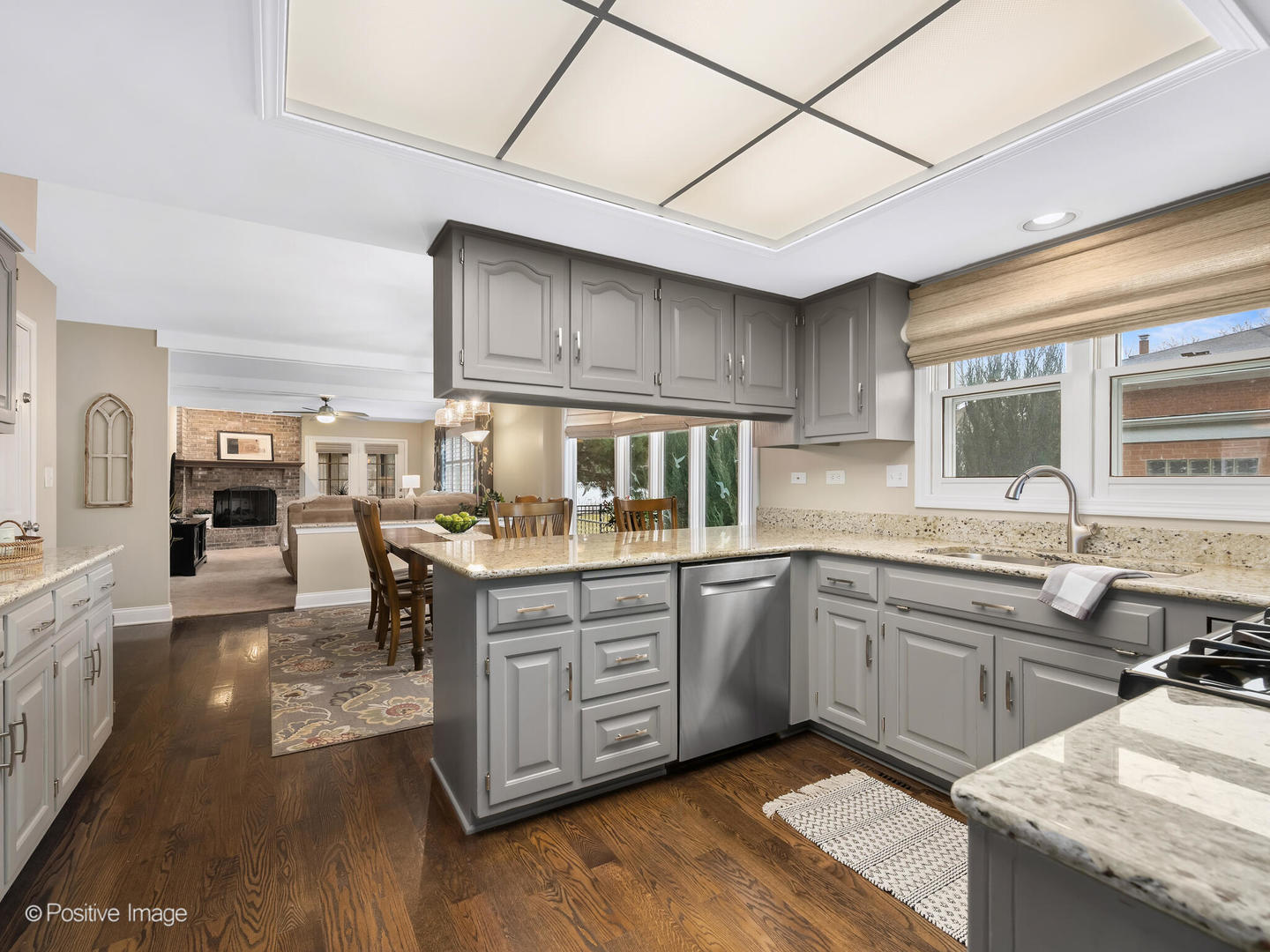 202 Pine Tree Lane, La Grange Park, IL 60526