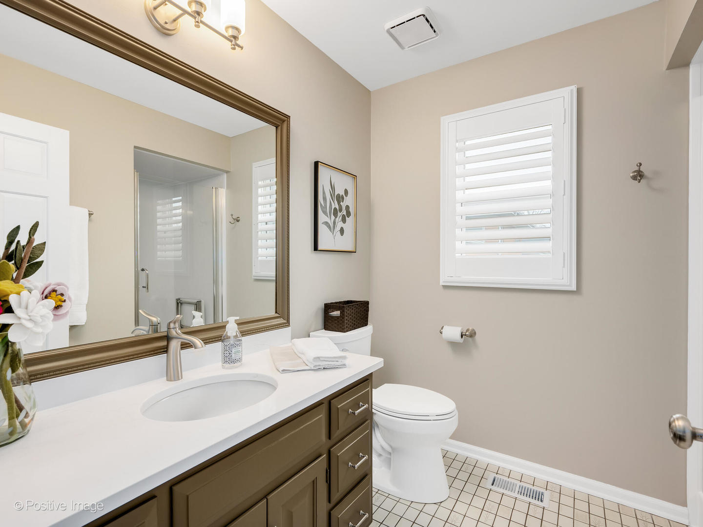 202 Pine Tree Lane, La Grange Park, IL 60526