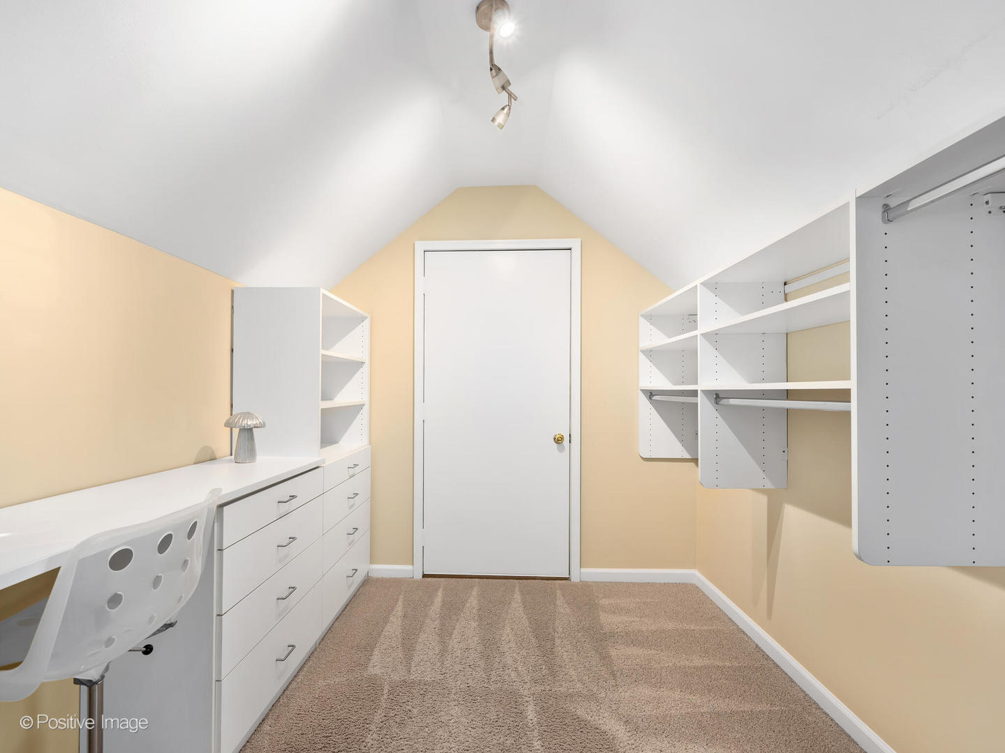 202 Pine Tree Lane, La Grange Park, IL 60526