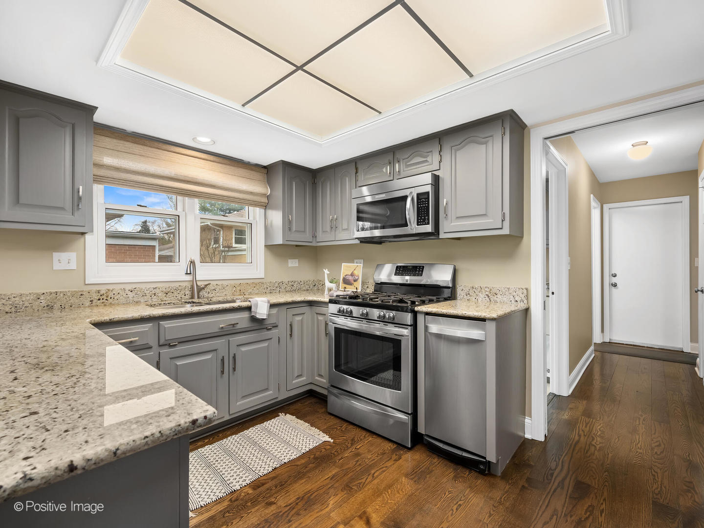 202 Pine Tree Lane, La Grange Park, IL 60526