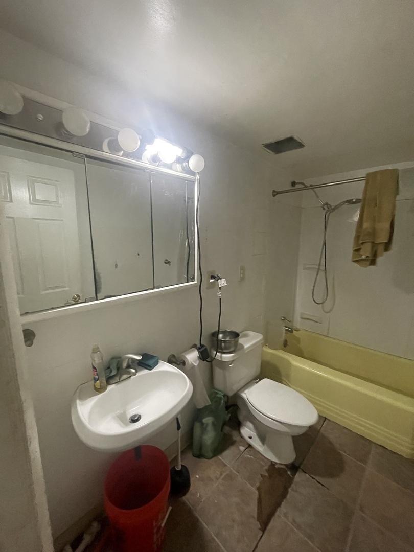 775 Greenbay Avenue, Calumet City, IL 60409