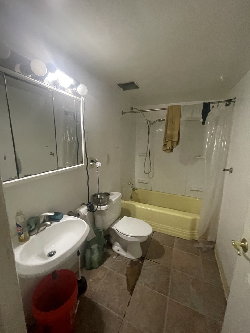 775 Greenbay Avenue, Calumet City, IL 60409