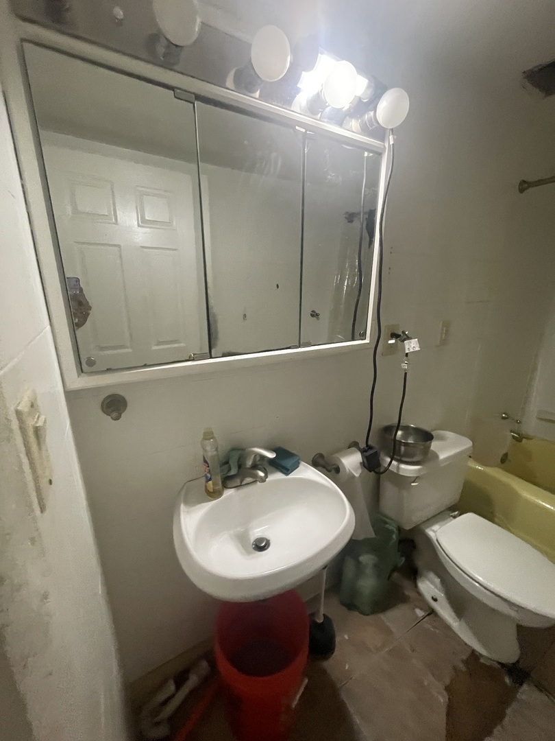 775 Greenbay Avenue, Calumet City, IL 60409