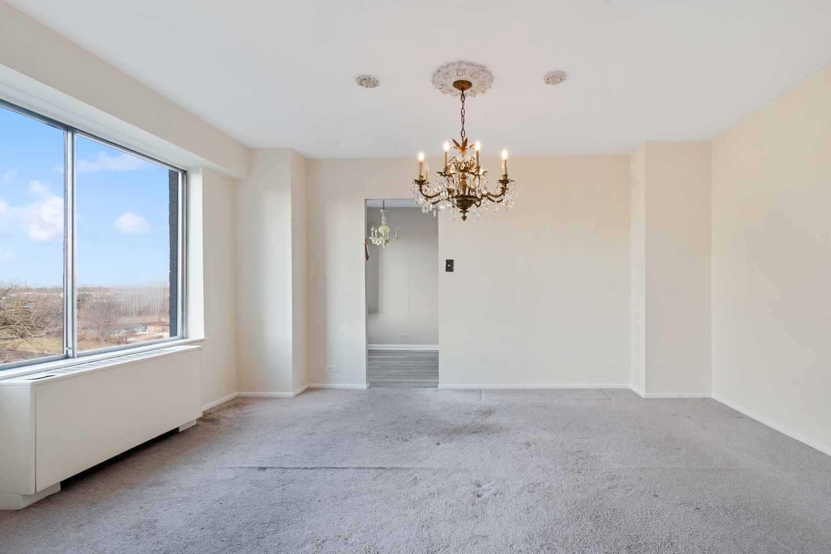 7061 N Kedzie Avenue #613, Chicago, IL 60645